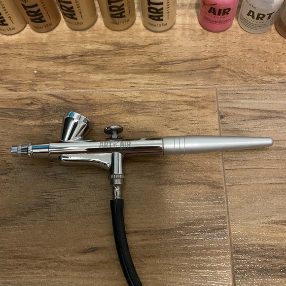 Airbruah Kit with Compressor - Picture 6 of 11